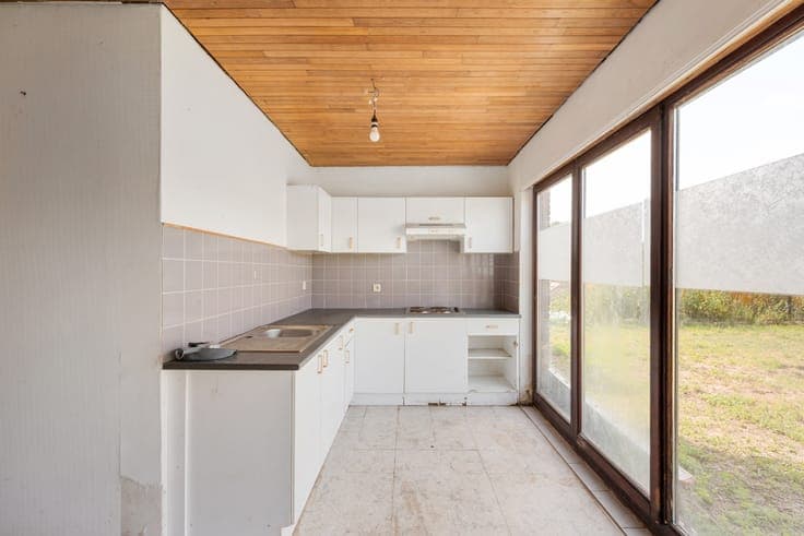 Renovation / demolition house on 1,849m² located in Westerl