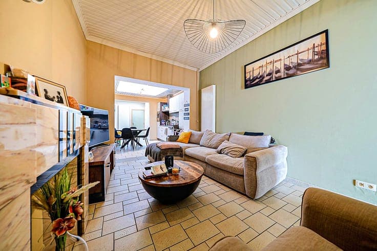 4-bedroom house, ideally located
