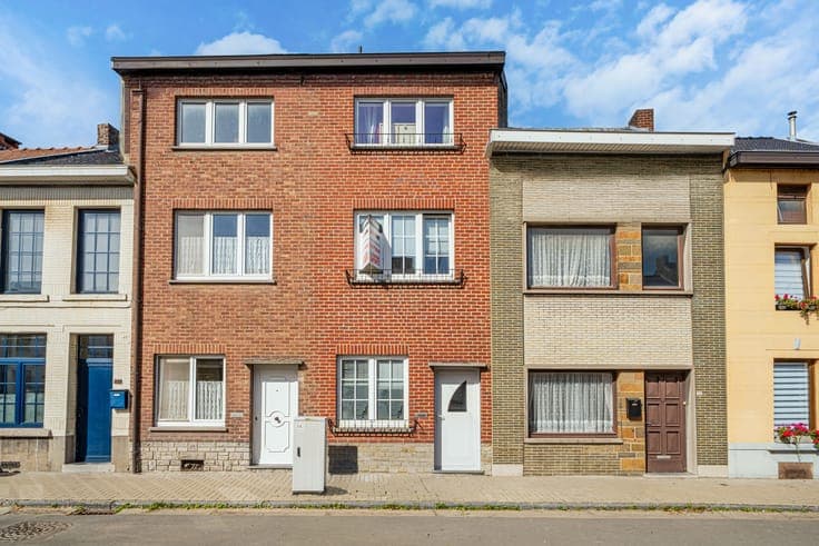 4-bedroom house, ideally located
