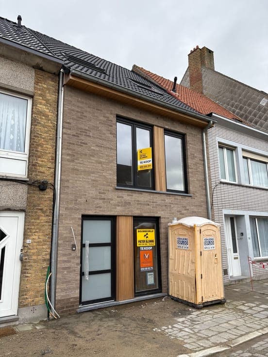 AFGEWERKTE bel-etagewoning met ZUID GERICHTE TUIN te Mari...