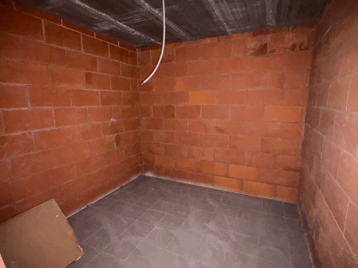 AFGEWERKTE bel-etagewoning met ZUID GERICHTE TUIN te Mari...