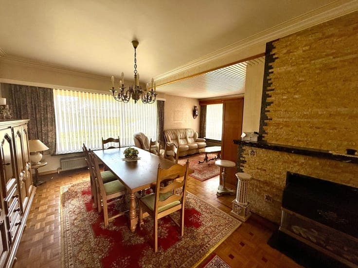TE RENOVEREN HOB MET 3 SLPKS EN GAR. OP TOPLOCATIE