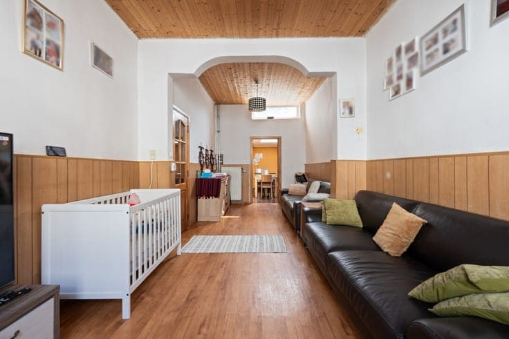 Spacious 5-bedroom family home in Antwerp