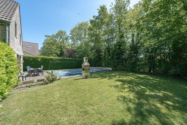 Mont-St-Jean - Villa 1987 de 275m² - 10a71ca SUD - Piscine -