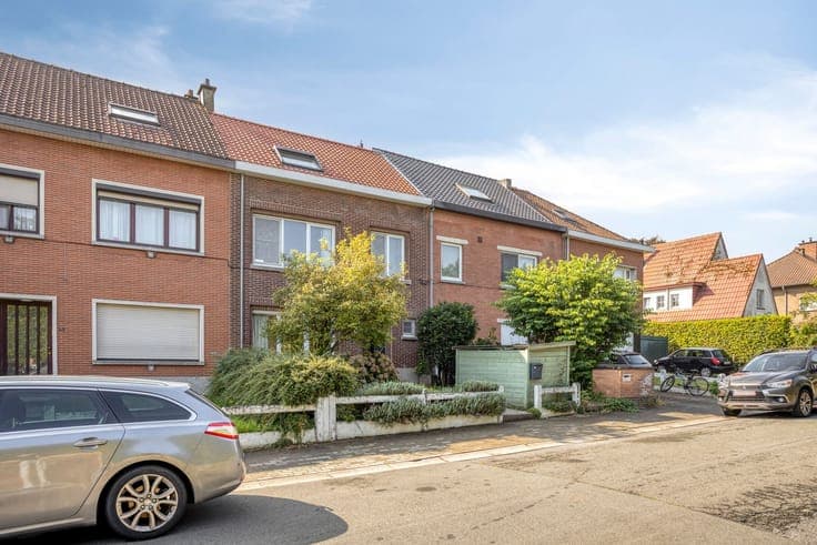 Move-in ready family home with sunny garden, 3 rooms