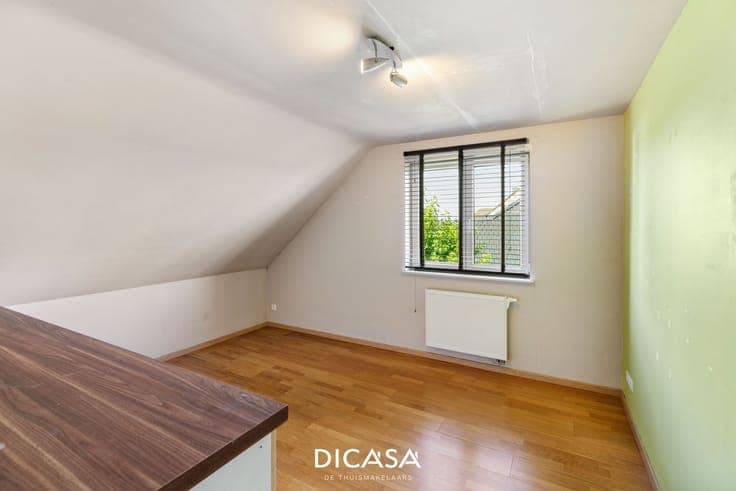 Instapklare gezinswoning met 3 slaapkamers, garage en zui...