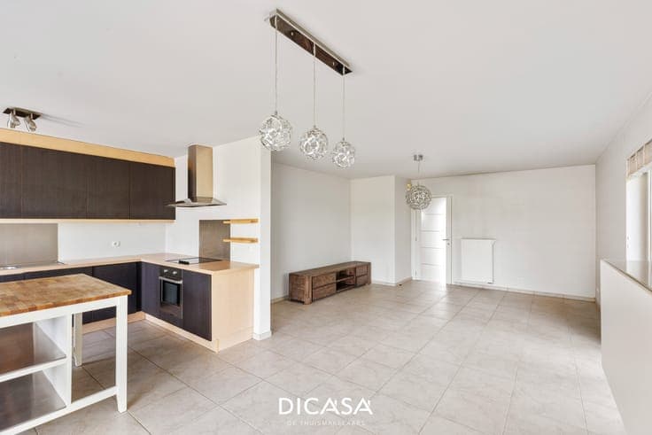 Instapklare gezinswoning met 3 slaapkamers, garage en zui...
