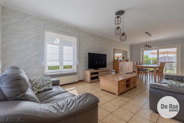 ICHELEN - Instapklare woning met 4 kamers, garage en tuin