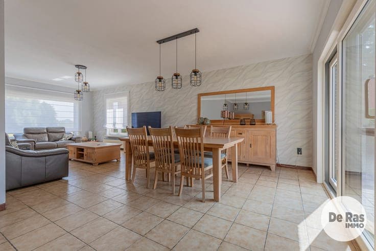 ICHELEN - Instapklare woning met 4 kamers, garage en tuin