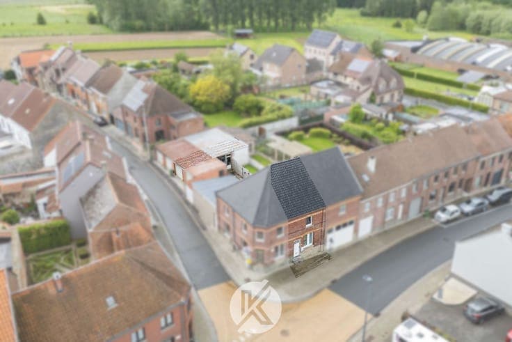 Charmante woning met ruime garage