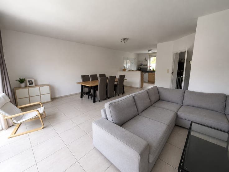 4-bedroom family house with garden bordering woods