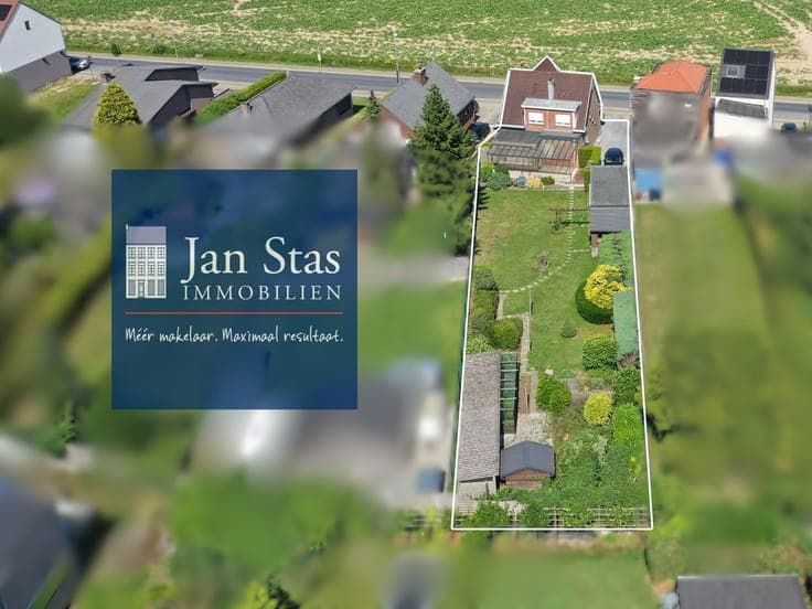 Te renoveren open bebouwing op mooie ligging nabij de Vaart