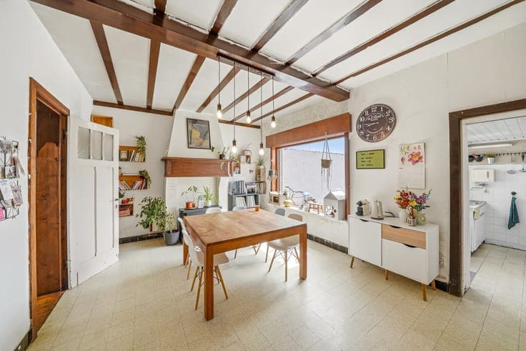 Spacious terraced house with 3 bedrooms and southwest-facin