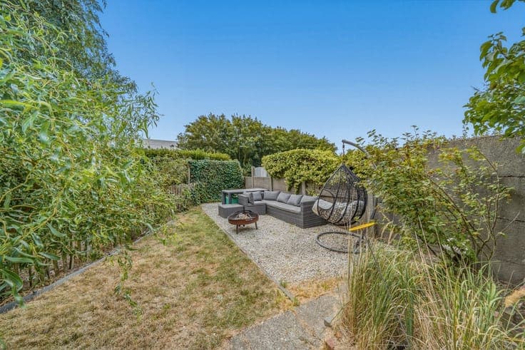 Spacious terraced house with 3 bedrooms and southwest-facin