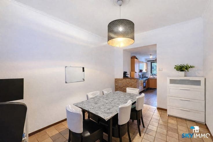 3-BEDROOM HOUSE – SPACIOUS – GARAGE + BALCONY