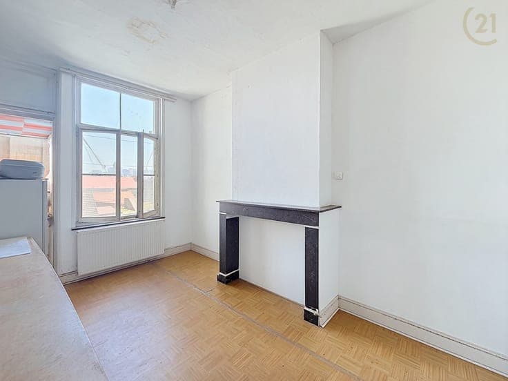 Investment Property – 3 Legal Units + Garage & Workshop