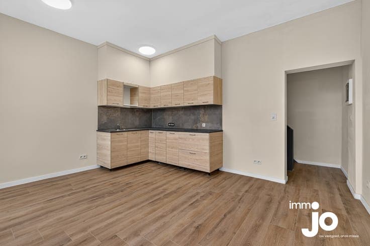 A renovated, move-in-ready property of 100 m² close to th...