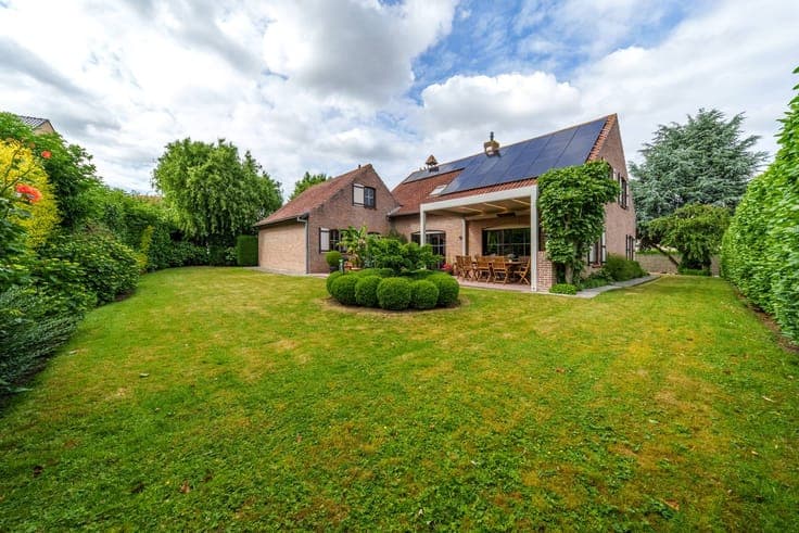 Charming house for sale in Merkem on 885m²