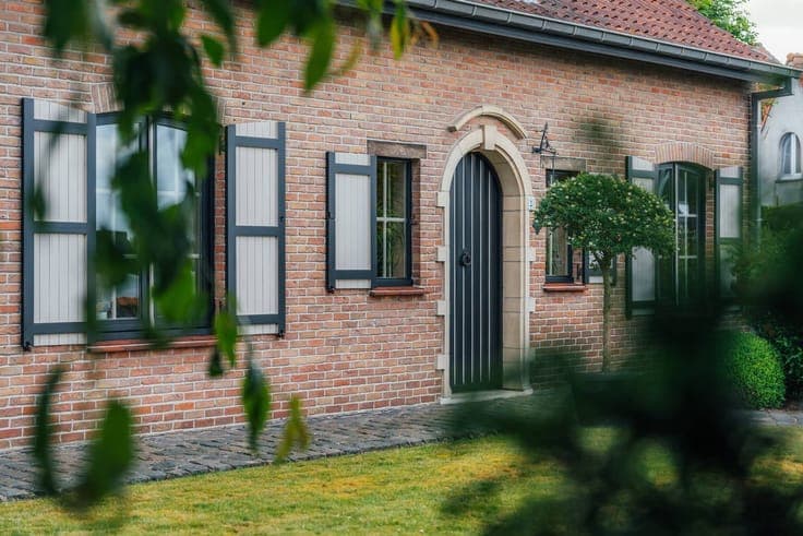 Charming house for sale in Merkem on 885m²