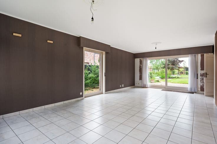 Woning met 3 (mogelijks 4) slpkrs op ruim perceel te Putte