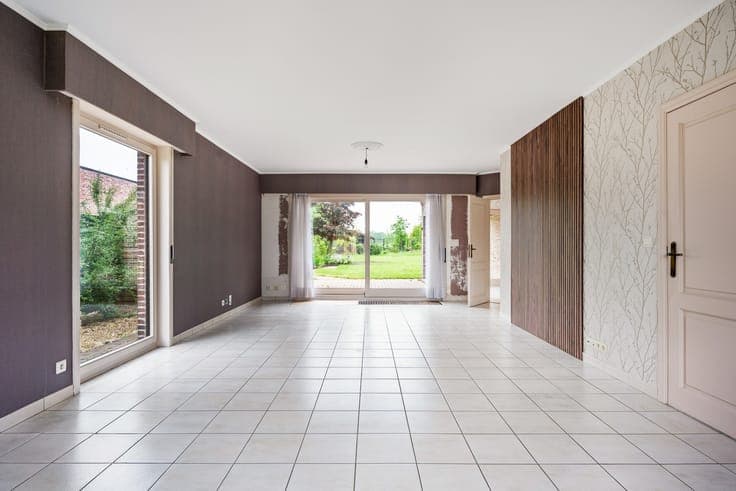 Woning met 3 (mogelijks 4) slpkrs op ruim perceel te Putte