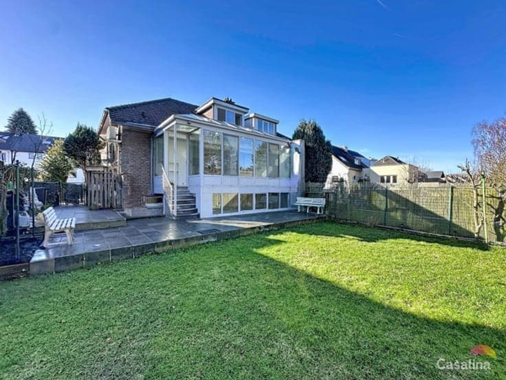 Spacious family home. Ideal for a professional practice.