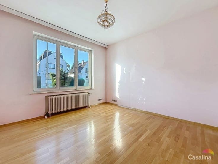 Spacious family home. Ideal for a professional practice.