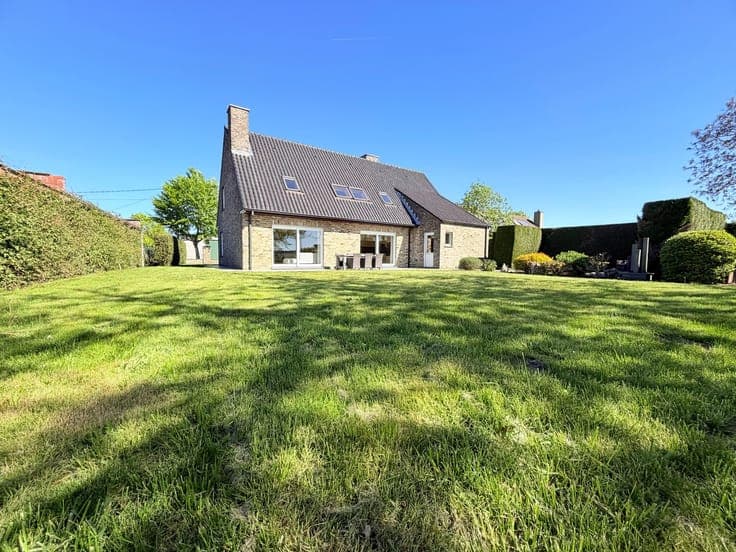 Exclusieve eigendom met 4 slaapkamers (5682m²)