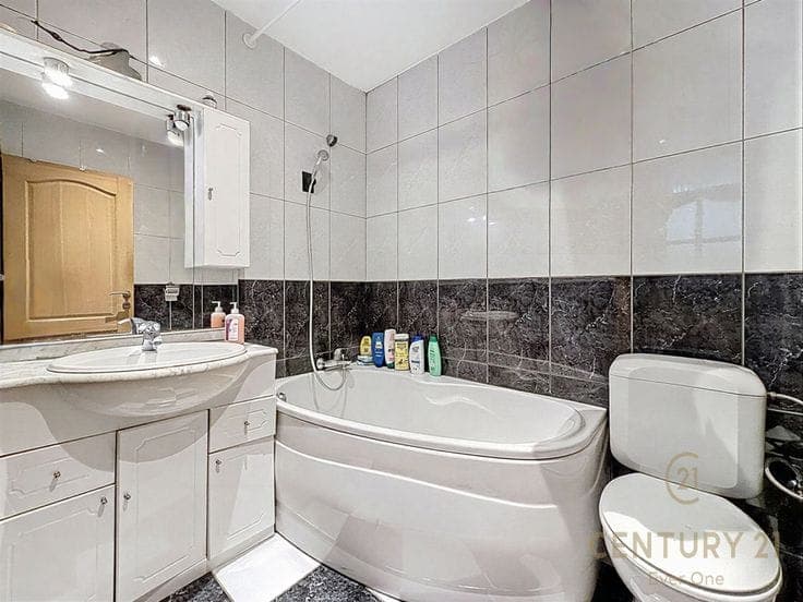 5-bedroom house with one bedroom on the ground floor, court…
