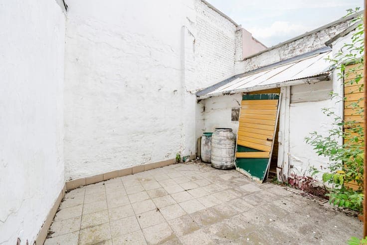 Spacious family home with 5 bedrooms near the town centre