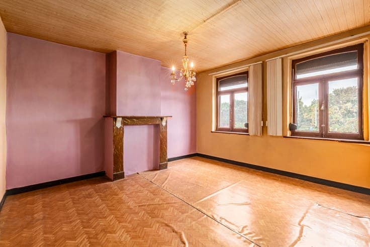 Spacious family home with 5 bedrooms near the town centre