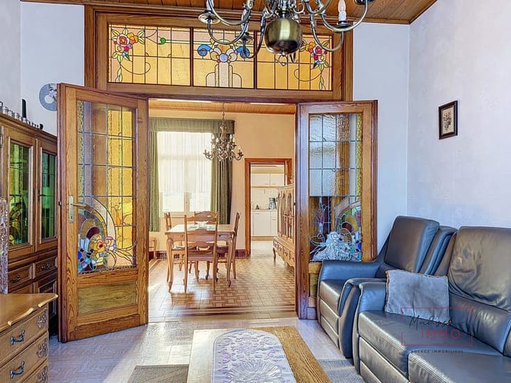 House with Courtyard Just Minutes from Brussels