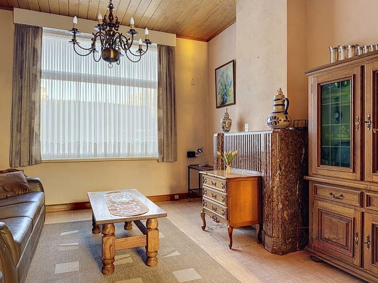 House with Courtyard Just Minutes from Brussels