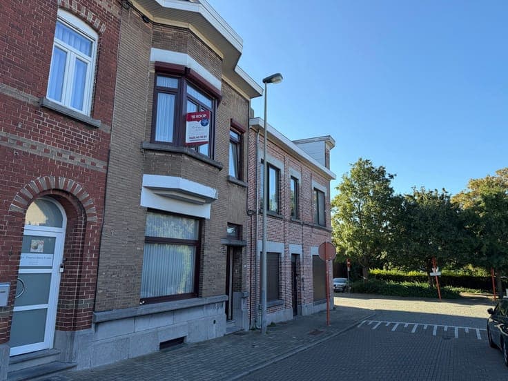 House with Courtyard Just Minutes from Brussels