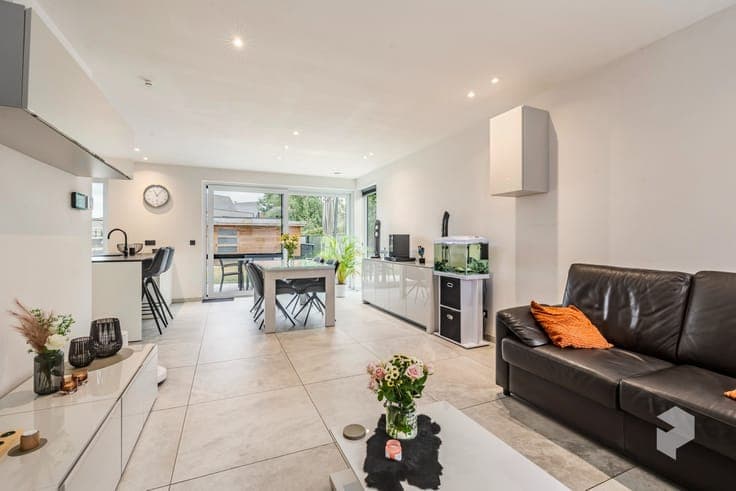 Recente (bj. 2023) royale woning met 4 SLPK (5 mogelijk) ...