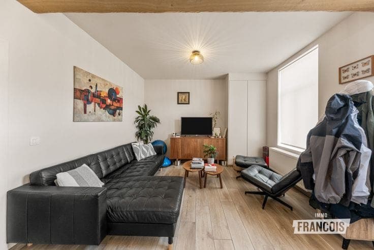 Move-in ready starter home with large garden for sale in Ru…
