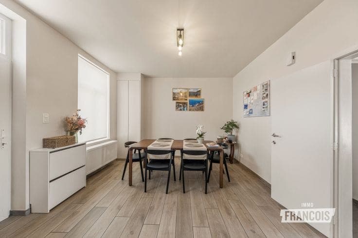 Move-in ready starter home with large garden for sale in Ru…
