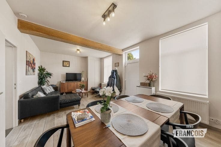 Move-in ready starter home with large garden for sale in Ru…