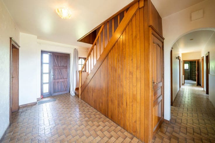 Stunning views and spacious rooms in the heart of Auby