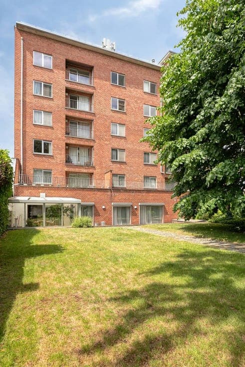 Investment property with 12 apartments in Boom