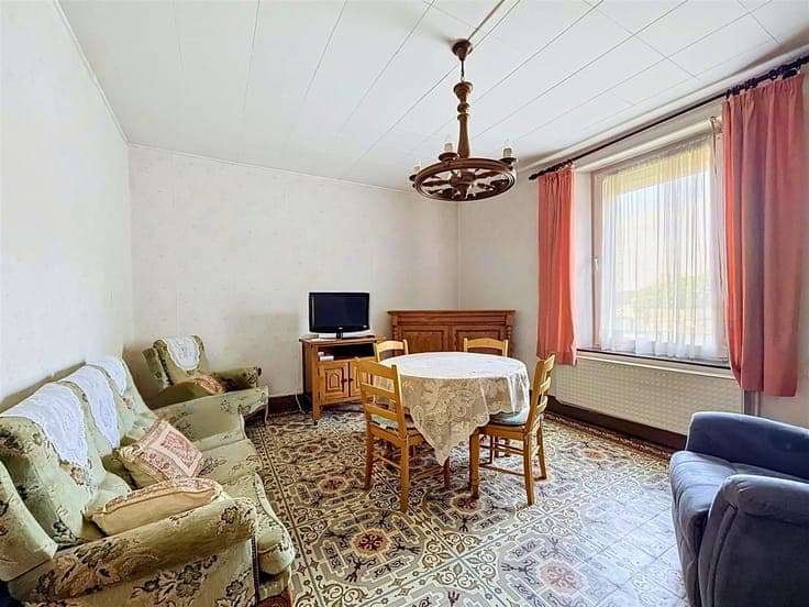 CHARMING VILLAGE HOUSE – 3 BEDROOMS – GARDEN – GARAGE