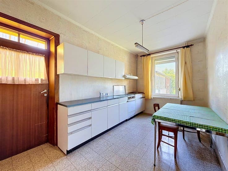 CHARMING VILLAGE HOUSE – 3 BEDROOMS – GARDEN – GARAGE