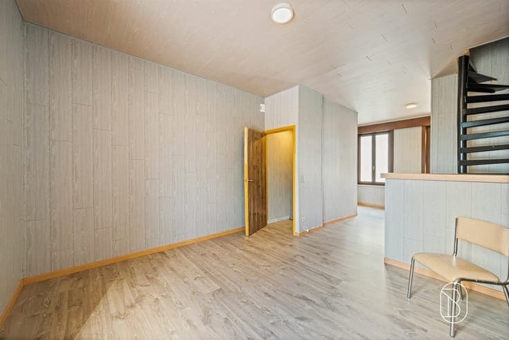 Apartment with no property management fees and a practical l