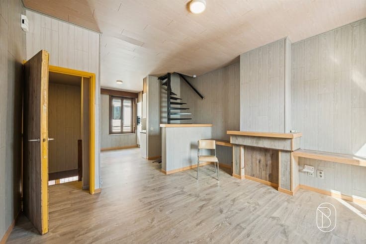 Apartment with no property management fees and a practical l