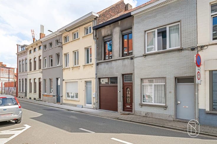 Apartment with no property management fees and a practical l