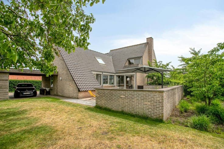 Detached house with a beautiful view of greenery for sale in
