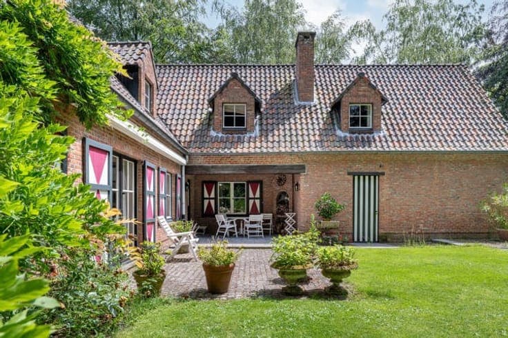 AARTSELAAR – Villa in a prestigious residential area