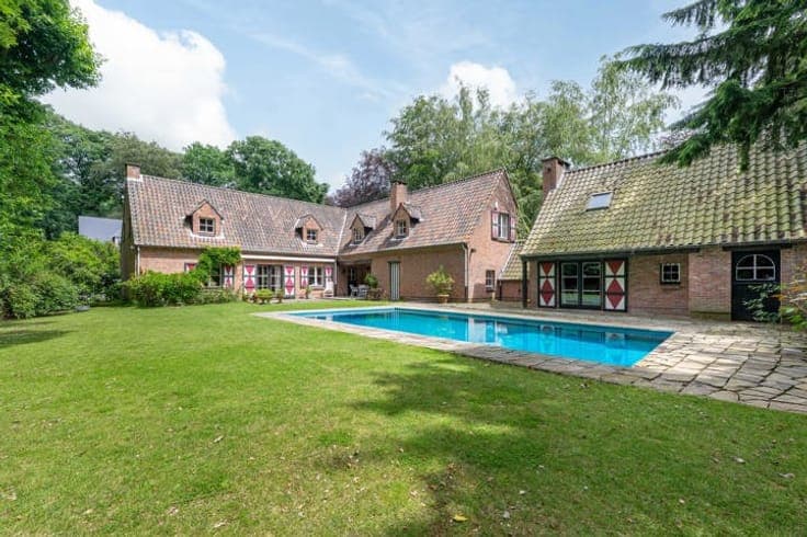 AARTSELAAR – Villa in a prestigious residential area