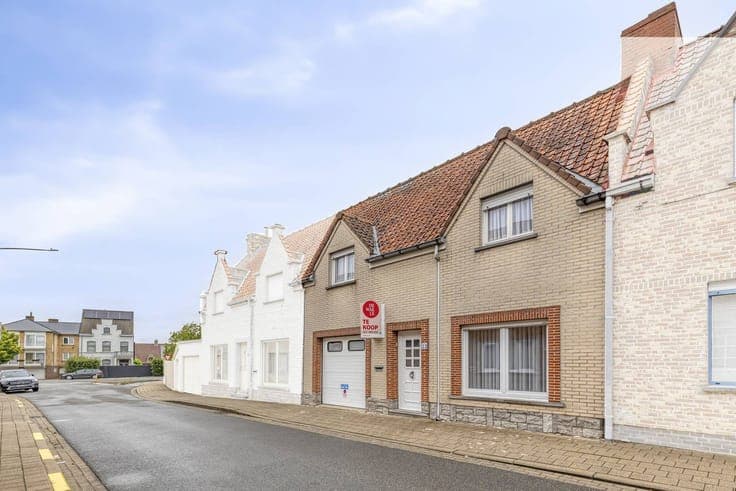 House for sale with 3 bedrooms, garage and garden in Ypres
