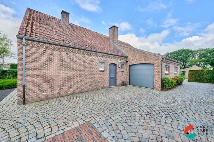 House in Peer
